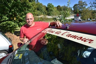 Cars de l’amour: Renault-Treffen in Oelsnitz mit neuem Rekord - Jens Gerbitz von der Interessengemeinschaft Cars de l’amour hat das Renault-Treffen auf dem Parkplatz am Elstergarten in Oelsnitz organisiert.