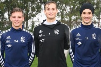 Castingshow im Camp - Jan Koch, Marek Sisa, Torhüter Pierre Kleinheider, Jonatan Kotzke und Samir Benamar (von links) beim Trainingslager des Fußball-Drittligisten Chemnitzer FC im türkischen Belek. Die fünf Spieler machen sich Hoffnungen auf einen Vertrag bei den Himmelblauen.