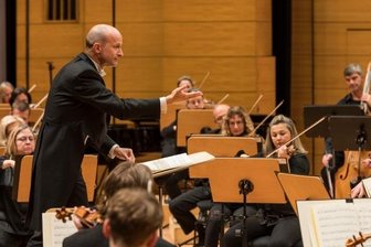 CD-Aufnahme englischer Meisterwerke - Eine Frederick Delius gewidmete CD hat die Philharmonie unter Leitung von GMD Guillermo García Calvo aufgenommen.