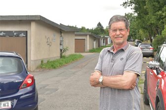 CDU lädt zu Debatte über Garagen in Freiberg ein - Eberhard Christoph sorgt sich um seine Garage in der Nähe des Südkreuzes in Freiberg.