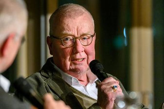 CDU-Mann und Polit-Influencer Ruprecht Polenz: „Es hat einen Grund, warum es Deutschland noch nie so gut ging wie heute“ - CDU-Politiker Ruprecht Polenz kämpft im Internet für die Demokratie und gegen die AfD. Nun kommt er nach Freiberg.