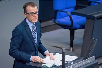 CDU-Politiker Krauß zu Mandatsverlust: Unbeliebtheit von Armin Laschet der Hauptgrund - CDU-Politiker Alexander Krauß spricht bei einer Plenarsitzung im Bundestag im Frühjahr dieses Jahres. In der kommenden Legislaturperiode wird er nicht mehr im Parlament vertreten sein. 