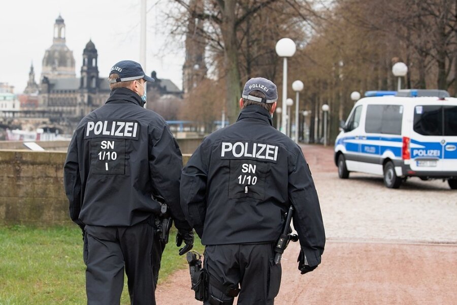 CDU will 840 Stellen mehr für Sachsens Polizei - Jeder ist ein Mehr an Sicherheit: Sachsens Polizei bei der Arbeit in Dresden.