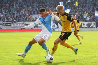 CFC-Cheftrainer Duda erwartet „Abnutzungskampf“ gegen Eilenburg - Niclas Walther (li.), hier im Duell mit dem Dresdner Jonas Sterner, steht CFC-Trainer Benjamin Duda wieder zur Verfügung.