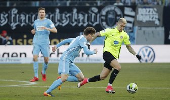 CFC dem Abstieg ein Stück näher - Heimpleite für den CFC: 1:4 verloren die Himmelblauen am Dienstag gegen Wiesbaden.