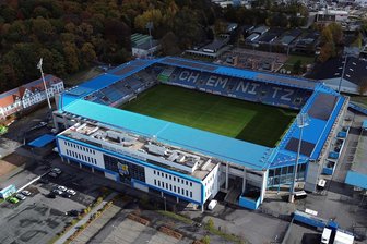 CFC-Fan entgeht knapp Haft: Ändert er jetzt sein Leben? - Vor dem Stadion legte sich ein Fußballfan absichtlich mit Polizisten an.