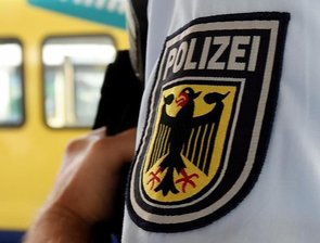 CFC-Fans randalieren in MRB-Zug: Bundespolizei sucht Zeugen - 