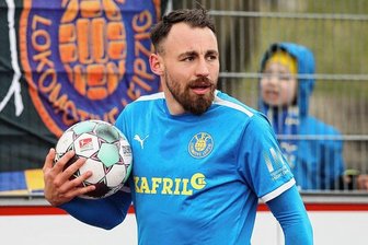 CFC-Fußballer braucht nur zehn Minuten Weg zum nächsten Auswärtsspiel - Robert Berger, hier noch im Trikot seines einstigen Arbeitgebers Lok Leipzig, will an seiner ehemaligen Wirkungsstätte mit dem Chemnitzer FC möglichst die Tabellenspitze erobern. 