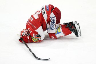 „Chancen auf Tore gibt es nicht geschenkt“: Eispiraten Crimmitschau kassieren eine 0:6-Niederlage in Regensburg - Auch Förderlizenzspieler Justin Büsing konnte die hohe Niederlage am Freitagabend nicht verhindern.