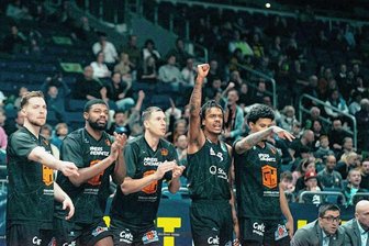 Charaktertest für die Niners in Frankfurt - Teamgeist und Einstellung stimmten bei den Niners Chemnitz im Spiel bei Alba Berlin wieder. Punkte gab es dennoch nicht. 