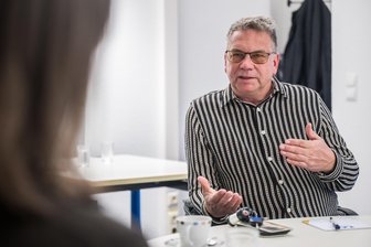 Check vor OB-Wahl in Aue-Bad Schlema: Freie-Wähler-Kandidat will Stadtimage verbessern - Welche Projekte würde er als OB anpacken? Darüber sprach Danny Weber (Foto, Freie Wähler) in einem Gespräch mit drei Bürgern – Larissa Stark, Bernd Steinhardt und Frank Jungnickel.