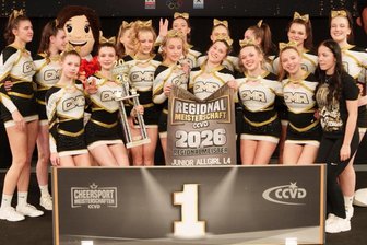 Cheermania Auerbach überzeugt bei Regionalmeisterschaft: Alle Teams auf dem Podest - Die Devilmaniacs haben sich für die Deutsche Meisterschaft im März qualifiziert. Dort treffen sie auf die besten Teams der Bundesliga-Kategorie.