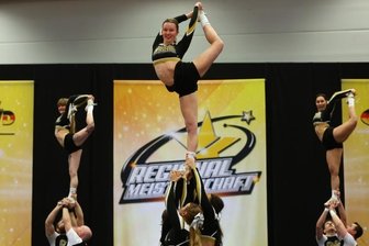 Cheermania führt Erfolgsgeschichte fort - Die Devils Dynamite, die zur Landesmeisterschaft im Dezember noch nicht starten durften, holten in Dresden Gold.