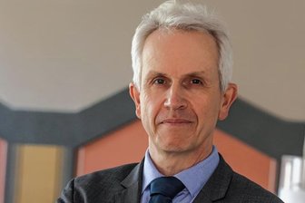 Chef der sächsischen Krankenhausgesellschaft: "Die Insolvenzgefahr für Sachsens Krankenhäuser steigt" - Friedrich R. München (60) hat Rechtswissenschaften studiert und leitet seit 1. Februar die Krankenhausgesellschaft Sachsen.