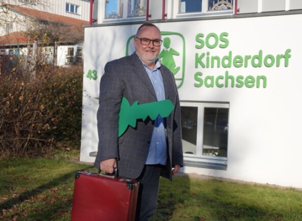 Chef des SOS-Kinderdorfes verlässt Zwickau nach acht Jahren - Heico Engelhardt hat mit seiner Familie Zwickau verlassen. Den Schlüssel zum Kinderdorf bekommen nun mehrere Menschen in die Hand. 