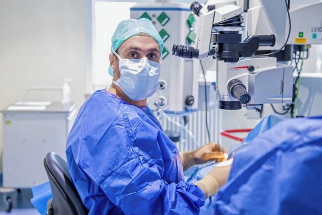 Chefarzt-Wechsel im Auer Helios-Klinikum - In der Klinik für Augenheilkunde im Helios-Klinikum in Aue gibt es mit Hisham Elbaz einen neuen Leiter. 