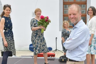 Chefdirigent: "Ich hoffe, dass sich die Gesellschaft nach der Pandemiezeit wieder erholt" - GMD Jörg Pitschmann beim Obermarkt-Konzert mit Musikern der Mittelsächsischen Philharmonie.