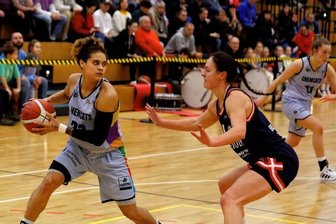 Chemcats bleiben auf Playoff-Kurs - Mayah Taylor (links) war gegen Grünberg mit 26 Punkten einmal mehr beste Werferin der Chemcats - trotz einer Verletzung, die sich die US-Amerikanerin im zweiten Viertel zuzog. Sie spielte dennoch durch. 