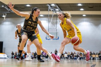 Chemcats holen die „verlorene Tochter“ zurück nach Hause - Lilli Frölich (links) spielte eineinhalb Jahre lang bei Bundesligist Saarlouis, jetzt kehrt sie zurück nach Chemnitz.