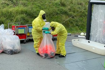 Chemikalien-Alarm: Falsche Müllentsorgung löst im Erzgebirge Großeinsatz aus - 