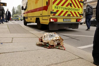Chemnitz: 14-Jährige bei Zusammenstoß schwerverletzt - Am Freitag wurden auf der Fürstenstraße eine 14-Jährige von einem Pkw erfasst. Die Jugendliche wurde schwerverletzt.