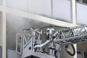 Chemnitz: 47-Jähriger legt Feuer in seiner Wohnung - Ein 47-Jähriger hat am Freitag seine Wohnung im Hochhaus an der Chemnitzer Bahnhofstraße angezündet.