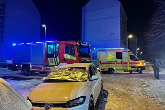 Chemnitz: Adventsgesteck löst Wohnungsbrand aus - In einer Wohnung an der Blücherstraße im Lutherviertel hätte ein brennendes Adventsgesteck beinahe zum Schlimmsten geführt.