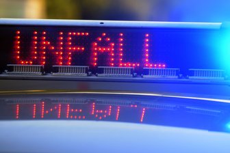 Chemnitz: Anhänger kollidiert mit Opel – 14.500 Euro Schaden - In Schloßchemnitz hat ein losgelöster Anhänger Schaden verursacht.