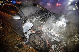 Chemnitz: Audi A8 in Flammen -