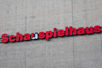 Chemnitz auf der Suche nach einer Bühne für sein Schauspiel - Das alte Schauspielhaus sollte saniert werden, das Vorhaben wurde aber zu teuer. Nun ist guter Rat für eine neue Bühne teuer.