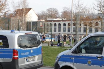 Chemnitz: Bußgelder bei Missachtung von Abstandsgebot und Ausgangsregeln - Bereits vor einer Woche löste die Polizei Treffen im Konkordiapark auf. Seinerzeit galten jedoch noch nicht so strikte Ausgangsregeln wie jetzt. Ab Samstag müssen die Personen, die die Ausgangsbeschränkungen missachten, mit Geldstrafen rechnen.