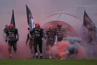 Chemnitz Crusaders: Mit wehenden Fahnen in die Regionalliga - Nach einer perfekten Saison 2025 in der Oberliga wollen sich die Chemnitz Crusaders nun in der Regionalliga beweisen und etablieren.