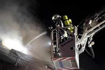 Chemnitz: Dachstuhl in Flammen -