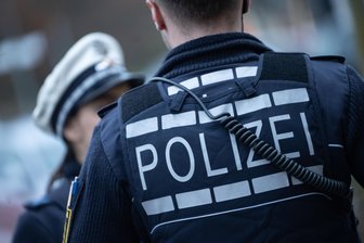 Chemnitz: Diebe bedrohten Ladendetektiv und entkommen - Zwei Diebe flüchteten am Mittwochnachmittag aus einem Supermarkt in Bernsdorf