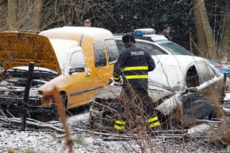 Chemnitz: Drei Autos in Flammen - 