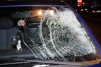Chemnitz: Drei Fußgänger von Autos erfasst - ein Toter -