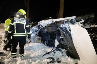 Chemnitz: Drei junge Männer sterben bei Unfall auf Leipziger Straße -