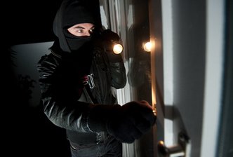 Chemnitz: Einbrecher durchwühlen 17 Keller in Wohnhaus an der Elisenstraße -