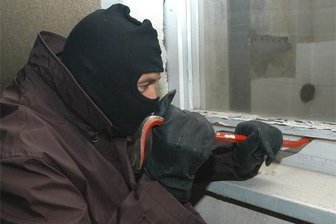 Chemnitz: Einbrecher steigen in drei Wohnungen ein -