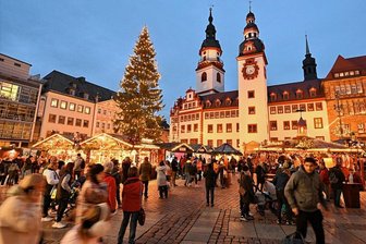 Chemnitz erhöht die Marktgebühren - Da die Standgebühren auf den Märkten erhöht wurden, dürften Besucher kommender Weihnachtsmärkte Preissteigerungen spüren.