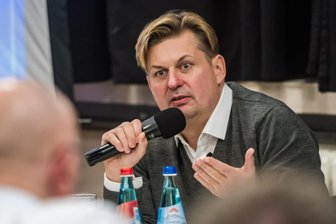 Chemnitz-Erzgebirge: AfD wählt Rechtsaußen Maximilian Krah als Direktkandidat zur Bundestagswahl - Maximilian Krah auf einer Parteiveranstaltung im November im Stollberg.