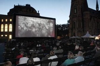 Chemnitz: Filmnächte auf dem Theaterplatz auch in diesem Sommer - Die "Filmnächte auf dem Theaterplatz" werden nach ihrer Premiere 2011 auch in diesem Sommer wieder stattfinden.