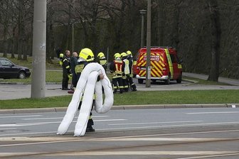 Chemnitz-Fluss kilometerlang verunreinigt - Feuerwehr stoppt Öl-Eintritt -