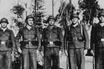 Chemnitz gedenkt seiner Spanienkämpfer - Spanienkämpfer aus Chemnitz 1937 in einem Ausbildungslager der XI. Internationalen Brigade in Madrigueras. Von links: Fritz Baumgärtel, Otto Kreutzmann, Werner Kinzl, Kurt Höfer, Walter Janka.