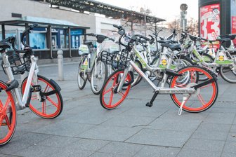 Chemnitz gegen Bikesharing-Ausbau: Stadtrat verweigert Unterstützung - Leihfahrräder sind in vielen Städten Teil des öffentlichen Verkehrsangebotes.