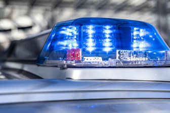 Chemnitz: Junge Frauen im Stadthallenpark belästigt - Die Polizei ermittelt gegen einen 58-Jährigen, der drei junge Frauen belästigte.