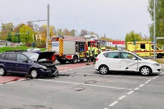 Chemnitz: Kreuzungsunfall auf der Zwickauer Straße fordert drei Verletzte -