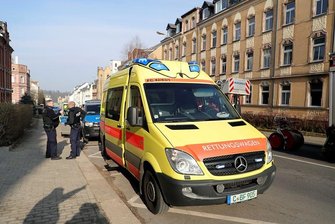 Chemnitz: Küche brennt nach Verpuffung im Herd - In einer Erdgeschosswohnung in der Chemnitzer Lützowstraße hat es am Freitagmittag gebrannt.