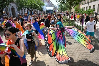Chemnitz: Mehr Leben auf dem Brühl durch eine Neudefinition des Areals? - Buntes Leben auf dem Brühl, hier beim Christopher Street Day, ist erwünscht. Aber nicht von Rechten.