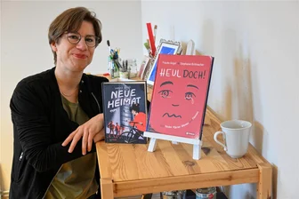 Chemnitz: Mit dem Zeichenstift nah dran an der Zeitgeschichte - Stephanie Brittnacher ist vielseitig. Auch Bücher gehören zu ihrem Portfolio.